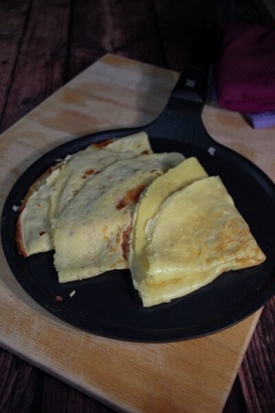 Mehrere Crepes in der WMF Crepepfanne