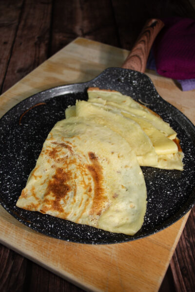 Mehrere Crepes in der Westinghouse Crepepfanne